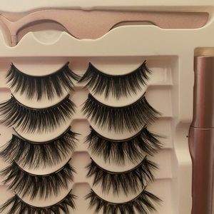 5 pair of MAGNETIC eyelashes and eyeliner + tool..